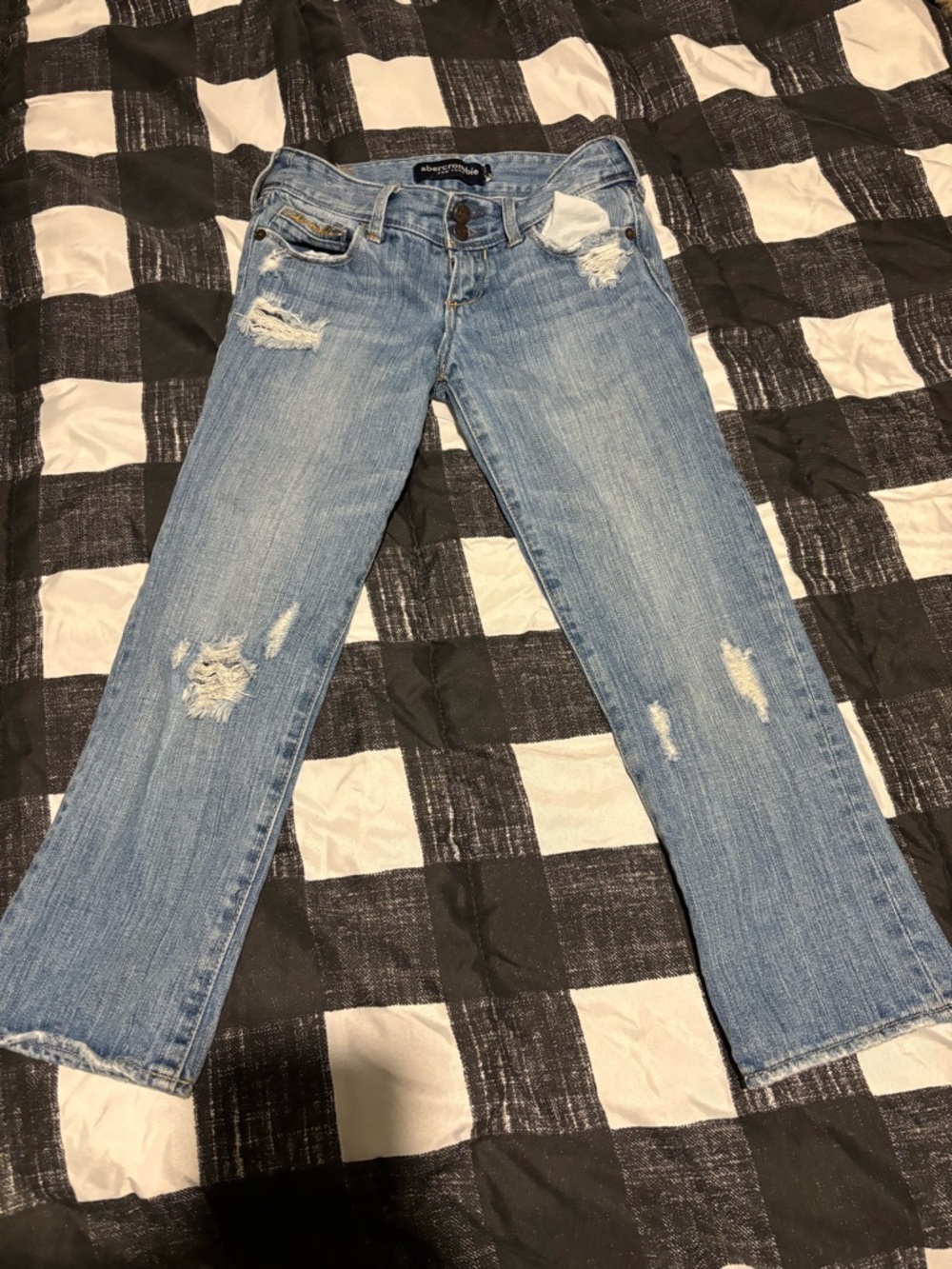 abercrombie kids Light Blue Distressed Straight Capris